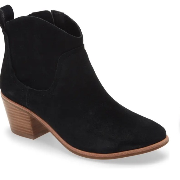 UGG Shoes - UGG Kingsburg Bootie.